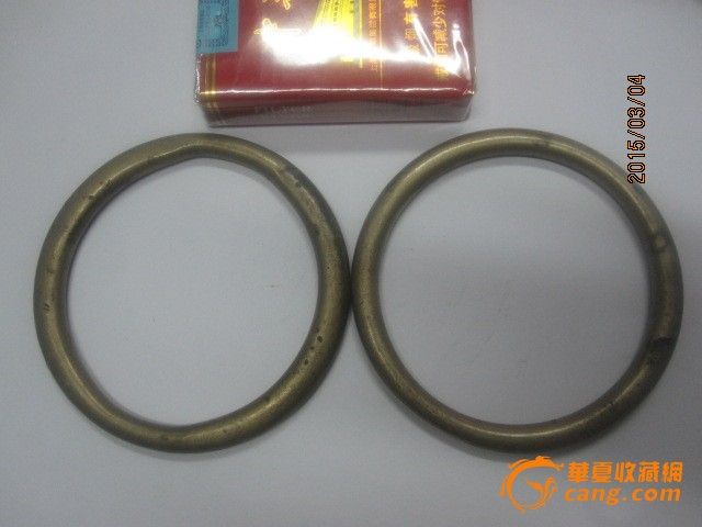 地摊交易区所展示的物品交易信息,其真实性、准确性和合法性由信息发布人负责,华夏收藏网不承担任何法律责任。 华夏收藏网有两种交易模式,1、买卖双方私下协商自行交易;2、买卖双方委托华夏收藏网代理交易。 凡是用户私下交易免费,但本网不承担任何责任。华夏收藏网提醒:为保障您的利益,推荐您选择委托华夏收藏网代理交易,具体安全交易方法如下: 代理交易其运作的实质是以华夏收藏网为货与款转移的中介,提供让买卖双方都放心货款转移的一种服务。 1、买卖双方通过看图、交流达成交易意向,买家将货款作为押金汇至本网,本网收到押金
