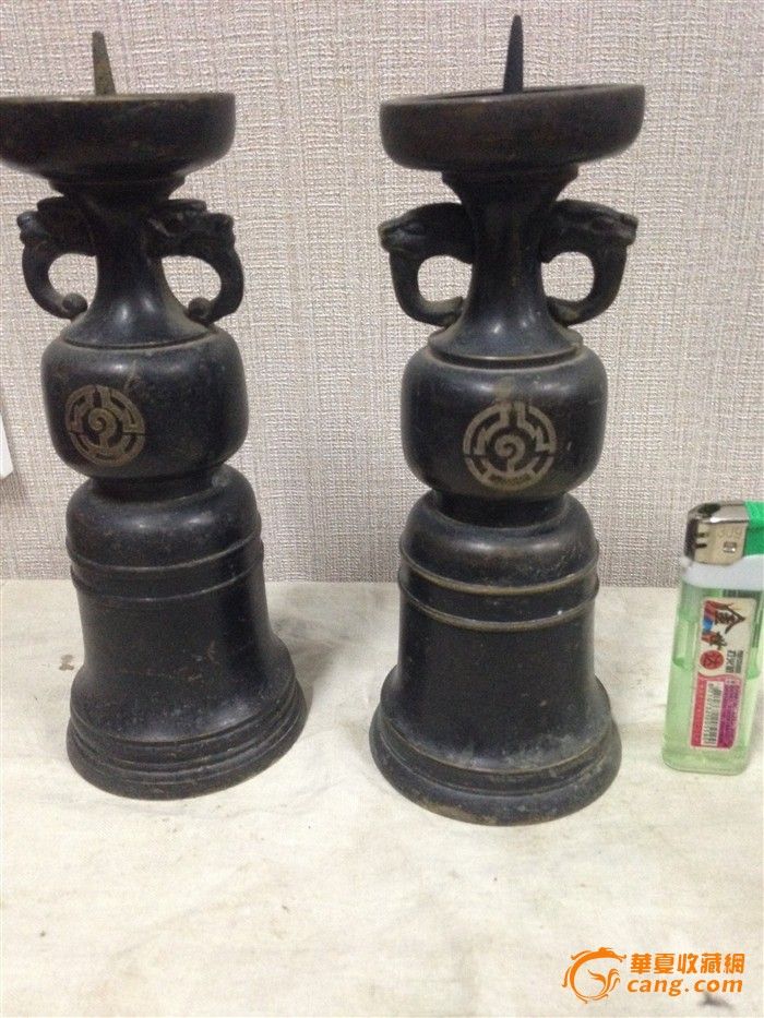 地摊交易区所展示的物品交易信息,其真实性、准确性和合法性由信息发布人负责,华夏收藏网不承担任何法律责任。 华夏收藏网有两种交易模式,1、买卖双方私下协商自行交易;2、买卖双方委托华夏收藏网代理交易。 凡是用户私下交易免费,但本网不承担任何责任。华夏收藏网提醒:为保障您的利益,推荐您选择委托华夏收藏网代理交易,具体安全交易方法如下: 代理交易其运作的实质是以华夏收藏网为货与款转移的中介,提供让买卖双方都放心货款转移的一种服务。 1、买卖双方通过看图、交流达成交易意向,买家将货款作为押金汇至本网,本网收到押金