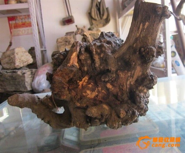 地摊交易区所展示的物品交易信息,其真实性、准确性和合法性由信息发布人负责,华夏收藏网不承担任何法律责任。 华夏收藏网有两种交易模式,1、买卖双方私下协商自行交易;2、买卖双方委托华夏收藏网代理交易。 凡是用户私下交易免费,但本网不承担任何责任。华夏收藏网提醒:为保障您的利益,推荐您选择委托华夏收藏网代理交易,具体安全交易方法如下: 代理交易其运作的实质是以华夏收藏网为货与款转移的中介,提供让买卖双方都放心货款转移的一种服务。 1、买卖双方通过看图、交流达成交易意向,买家将货款作为押金汇至本网,本网收到押金