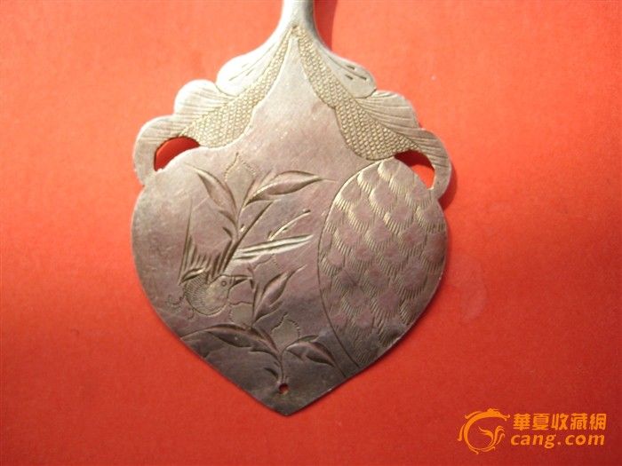 漂亮 的古代围巾上面的银挂钩_漂亮 的古代围