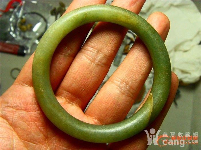 清代橄榄绿翡翠手镯