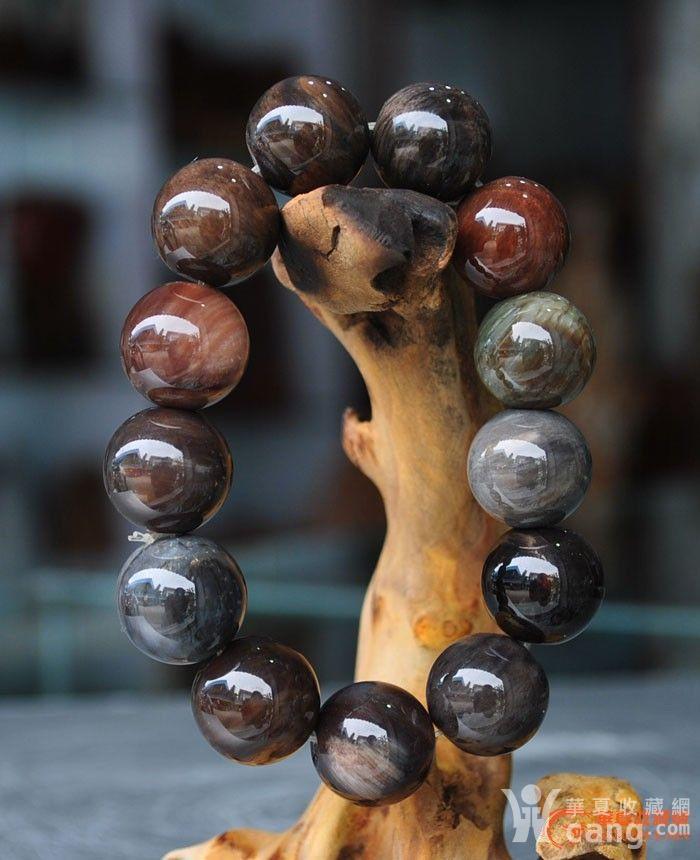 非常漂亮的极品树化玉手串:**祥瑞