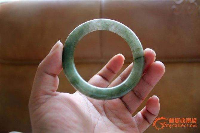 沁色老翡翠镯