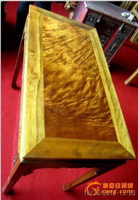 金丝楠瘿木半桌