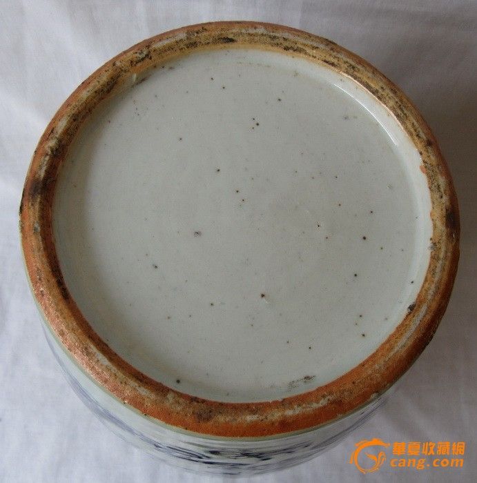 两个全品豆青青花狮子冬瓜罐