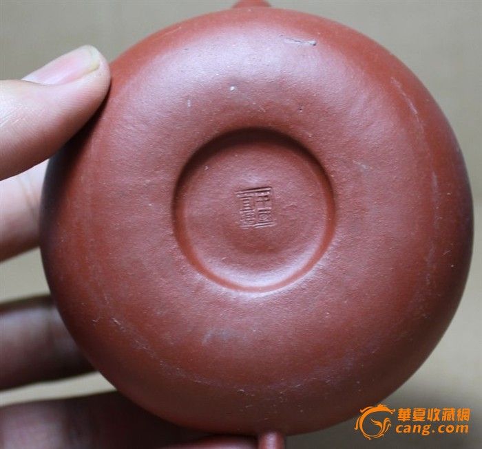 中国宜兴款紫砂小壶