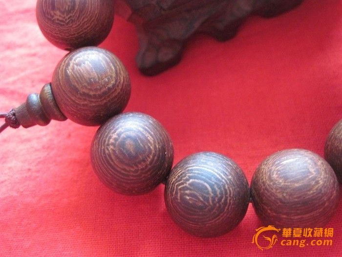 鸡翅木的手串,玩的变色了