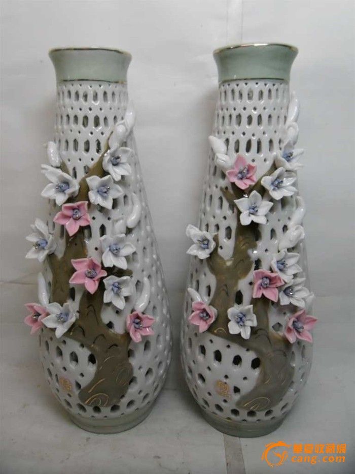 七十年代潮州通花寄花瓶一对 全美品