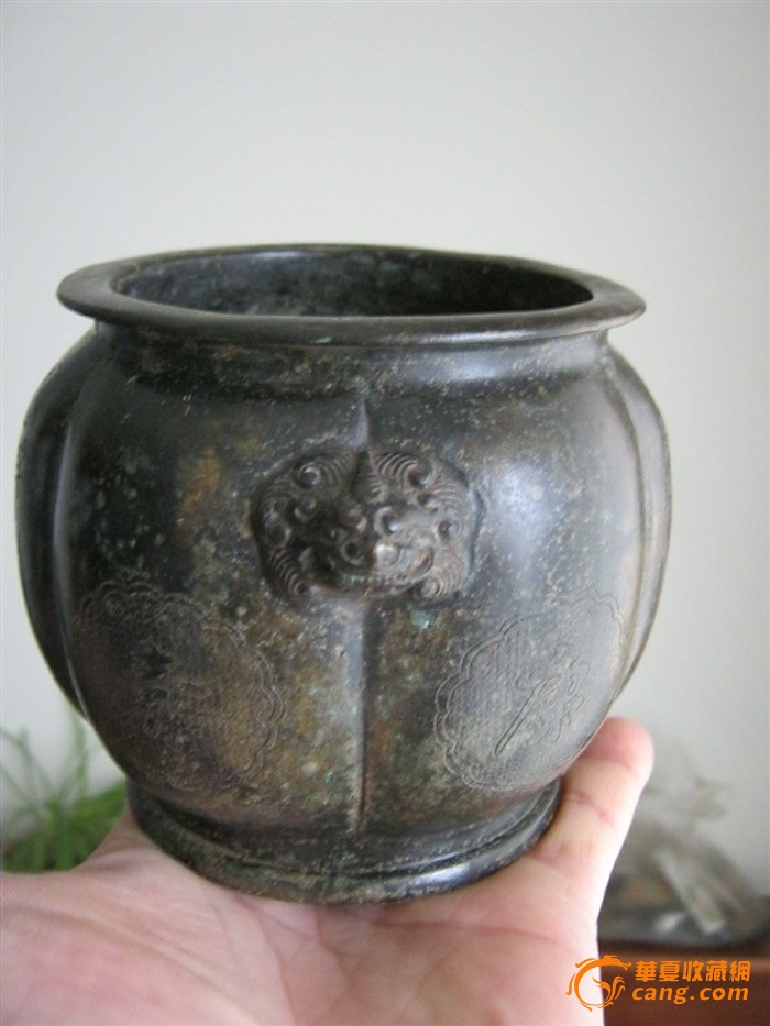 瓜棱錾刻老铜罐图片