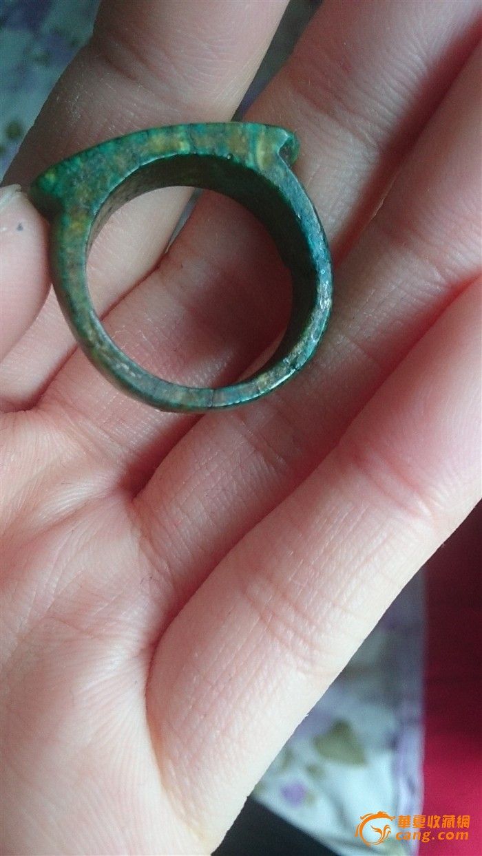 清代虬*马鞍戒指一枚