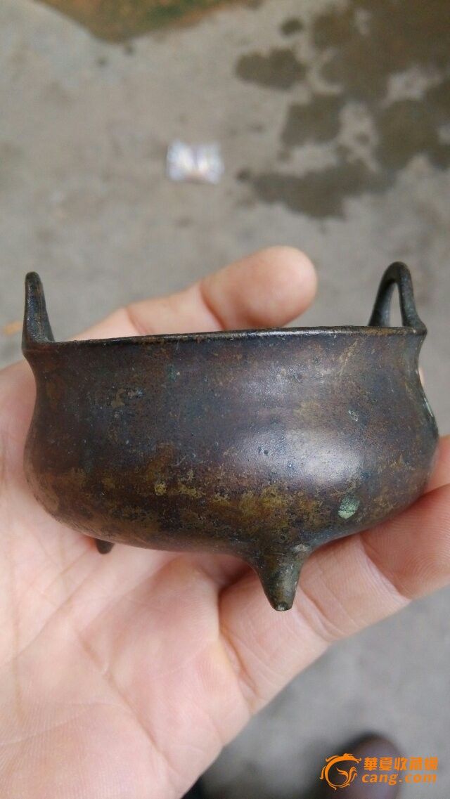 铜香炉高5直径6.5厘米