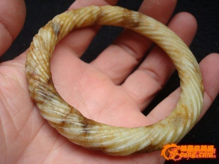 汉代老和田带沁的螺纹老玉镯