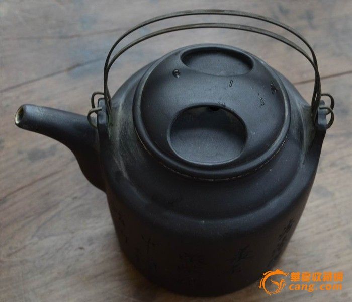 黑色紫砂壶---王菊仙