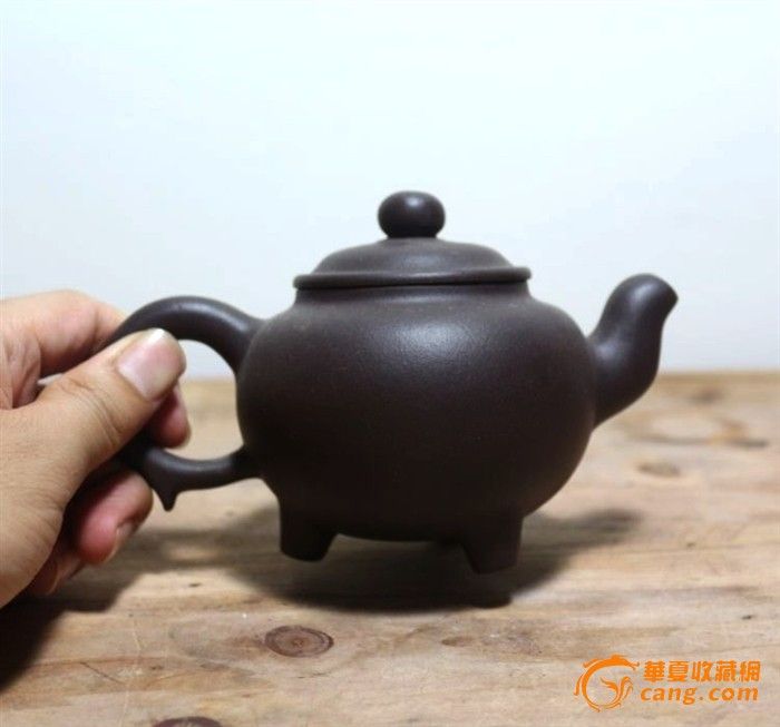三足紫砂壶
