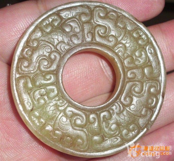 老和田西汉游丝毛雕玉璧