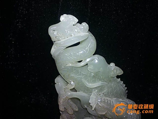 玉雕龙摆件