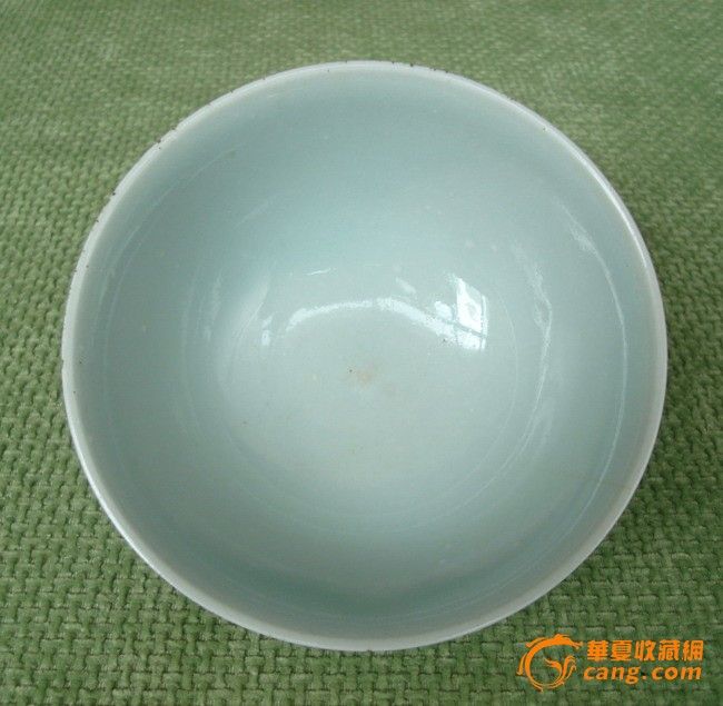 [民国]豆青釉刻花碗