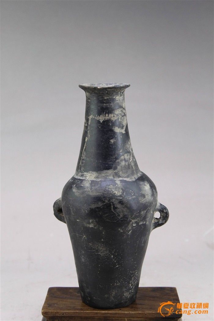 龙山文化早期磨光蛋壳黑陶双系长颈瓶