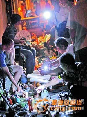 捡货必备 强光旋转变焦手电