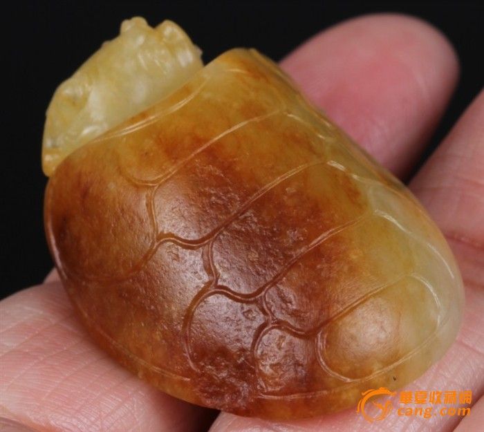 和田玉黄沁龙龟
