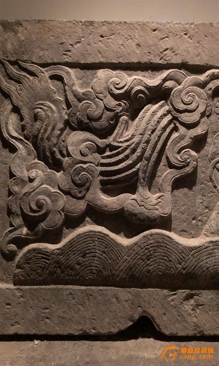 一对高浮雕太湖石板,"鱼龙变化图"与"麒麟凤鸟图"