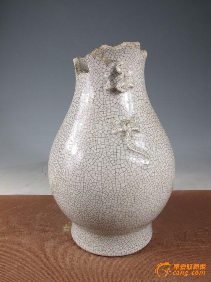 清三代 哥窑开片双耳瓶