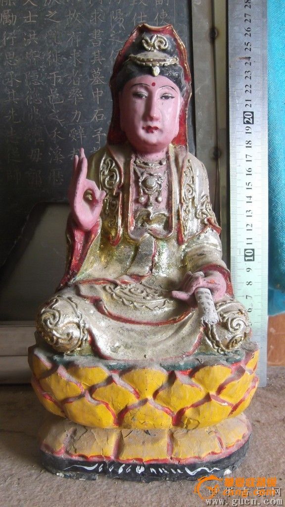 木雕佛像观音像,她举着手说ok,古朴典雅